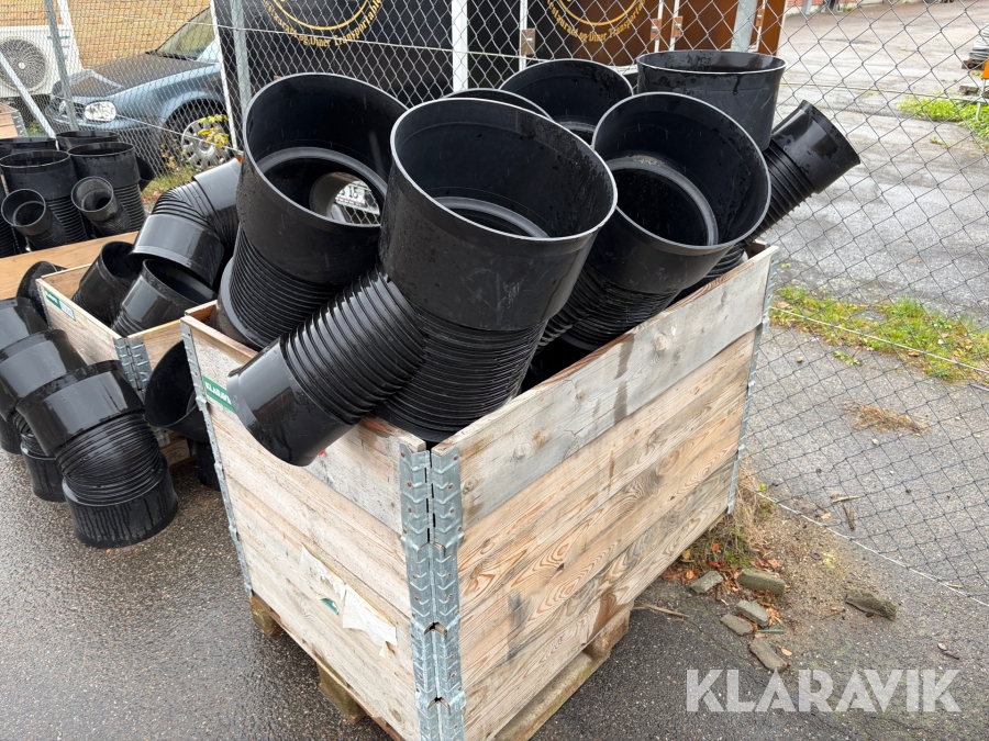 Assorterede kloak og afløbsrør - cirka 12 dele
