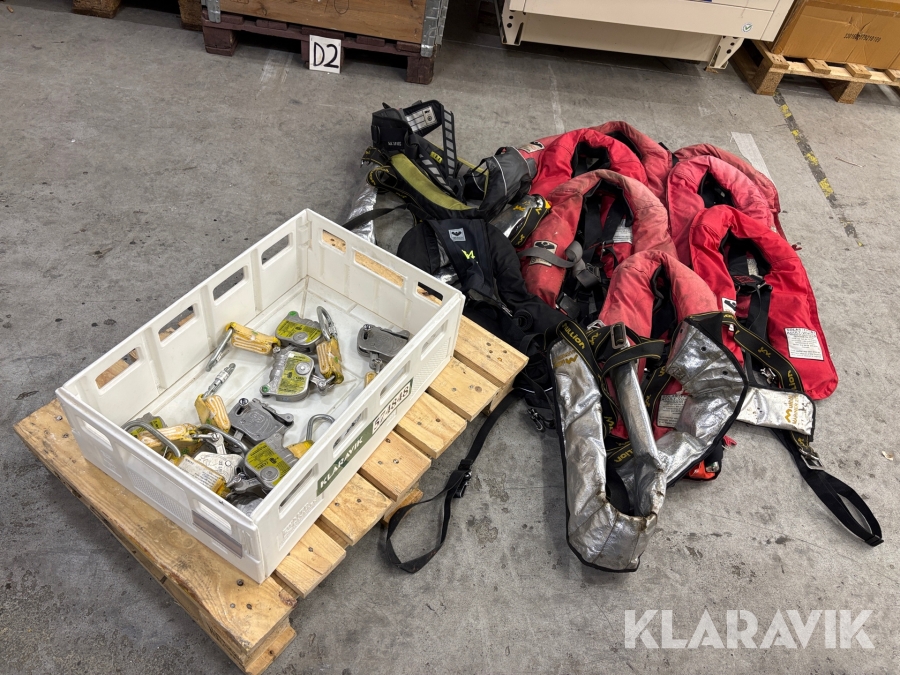 11 redningsveste - 8 glidere