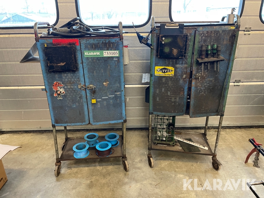 Værktøjsskabe 2 styk med indhold