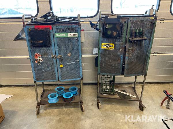 Værktøjsskabe 2 styk med indhold