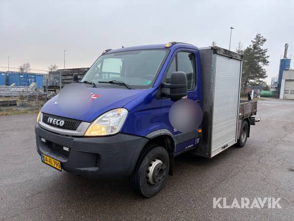 Lastbil Iveco Daily 65C17 med kran