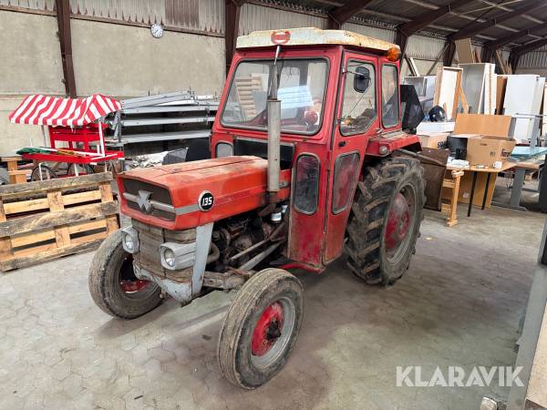 Veterantraktor Massey-Ferguson 135