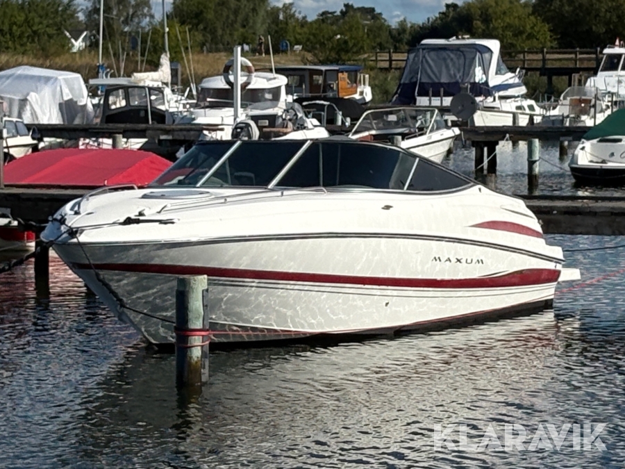 Motorbåd Maxum 2400 SCR