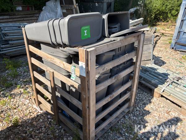 Affaldsbeholdere i plast, 28 Styk