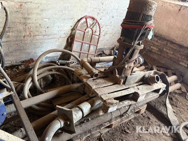 Vandpumpe - med rør