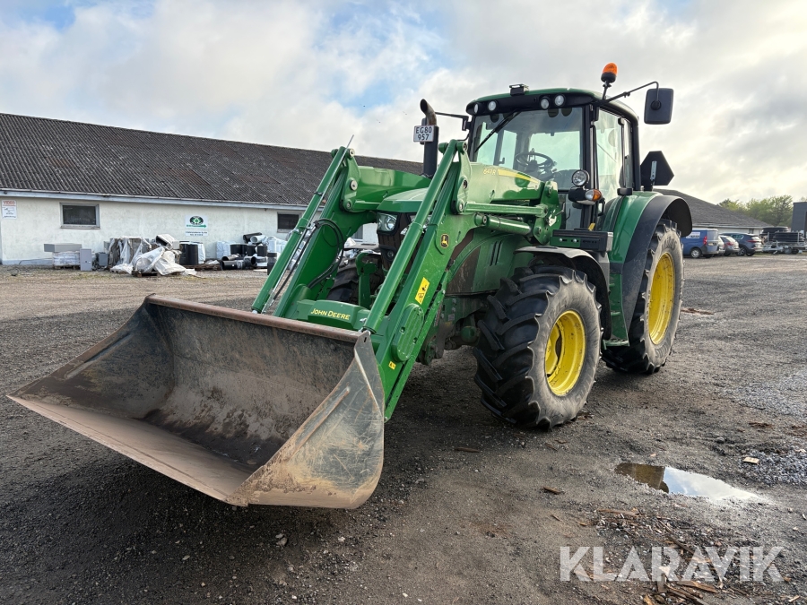Traktor John Deere 6130 M med frontlæsser