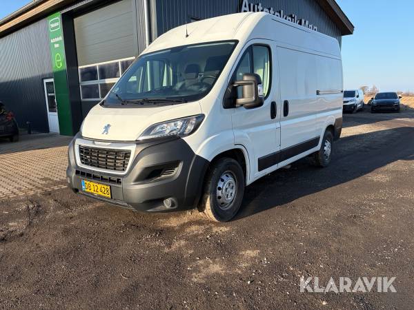 Kassebil Peugeot Boxer BlueHDi L2H2