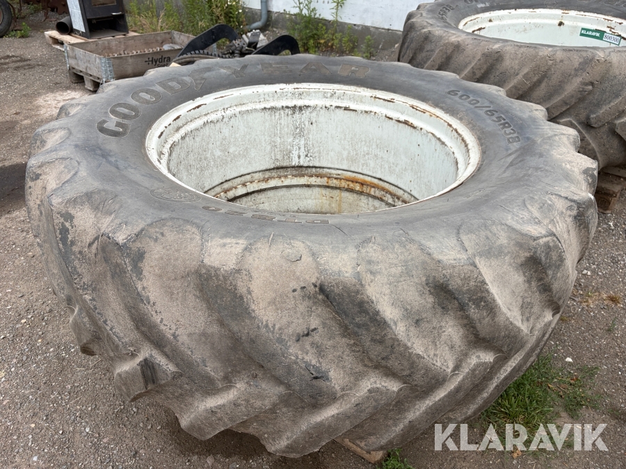 Traktor Goodyear 2 styk 