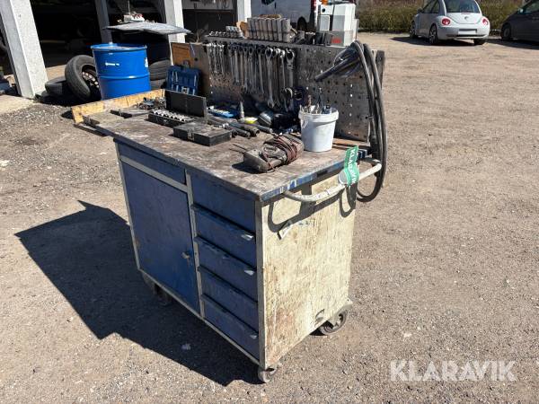 Værkstedsvogn med indhold