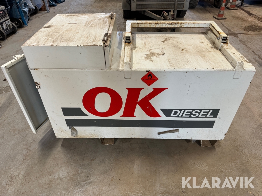 Dieseltank Färmatanken AB med pumpe 800 Liter