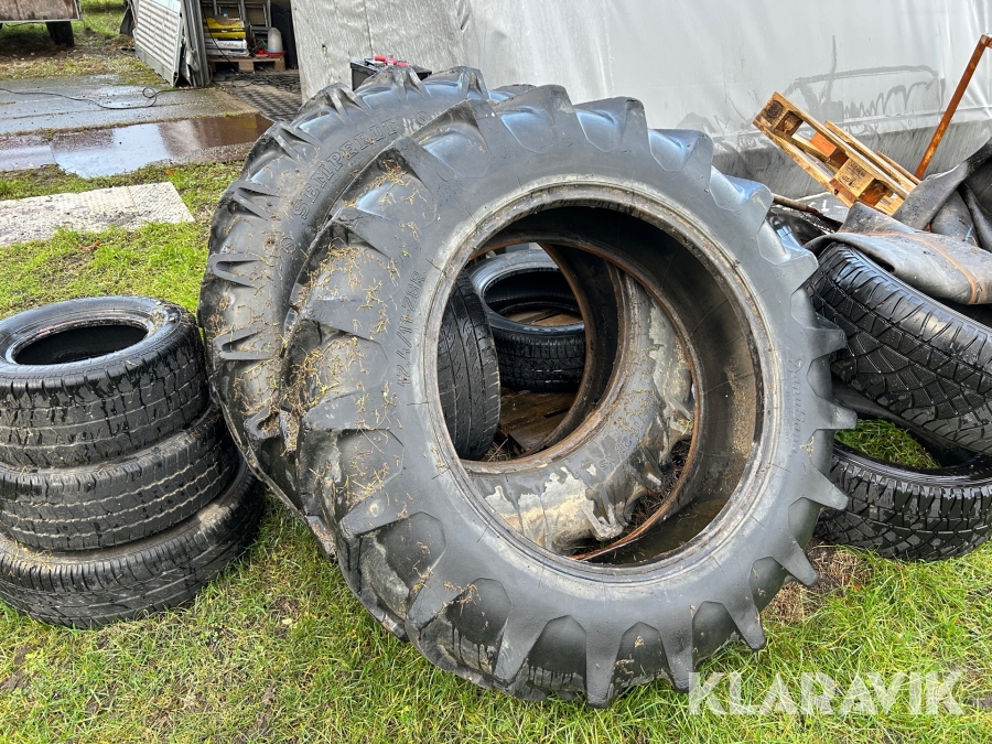 Traktordæk Semperit 12,4/11-28R 2 stk