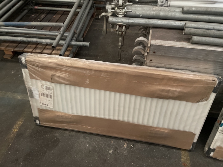 Modren Radiators Three Pipe 3 radiator