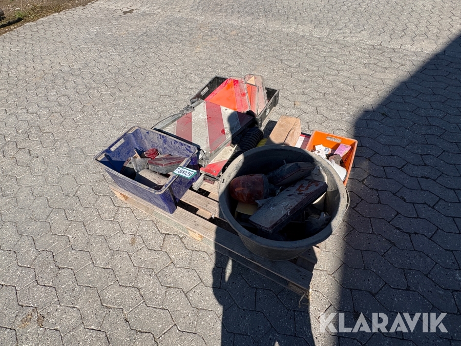 Lygter samt advarsels trekanter