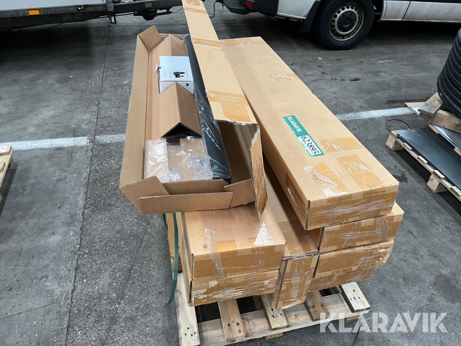 Dispensere Plum med stander - 9 styk