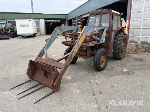 Veteran traktor Massey Ferguson 135
