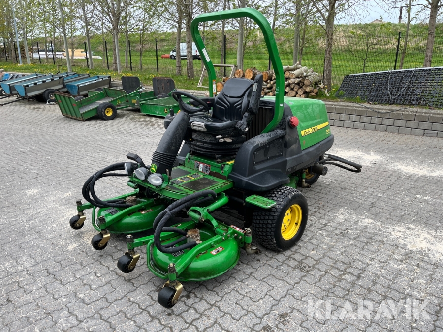 Græsslåmaskine John Deere 7400 TerrainCut