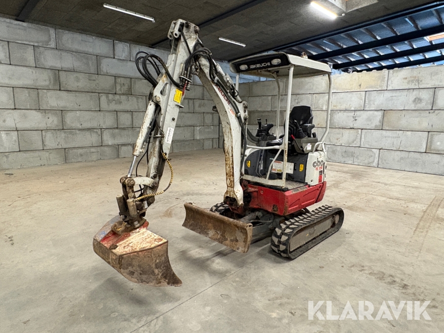 Gravemaskine Takeuchi TB215R med 3 skovle