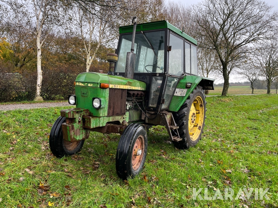 Traktor John Deere 2130