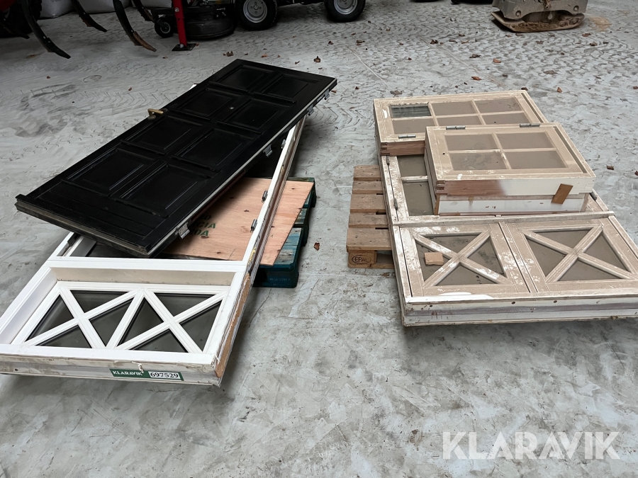 Vinduer og yderdør med karm