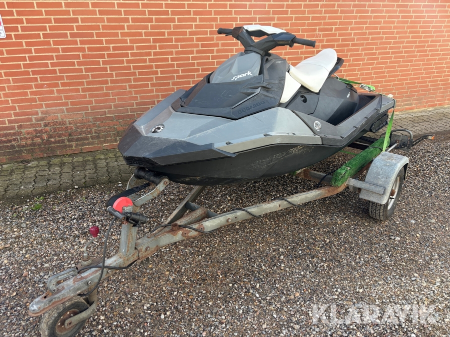 Vandscooter med trailer Seadoo Spark
