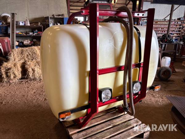 Fronttank Hardy 900L