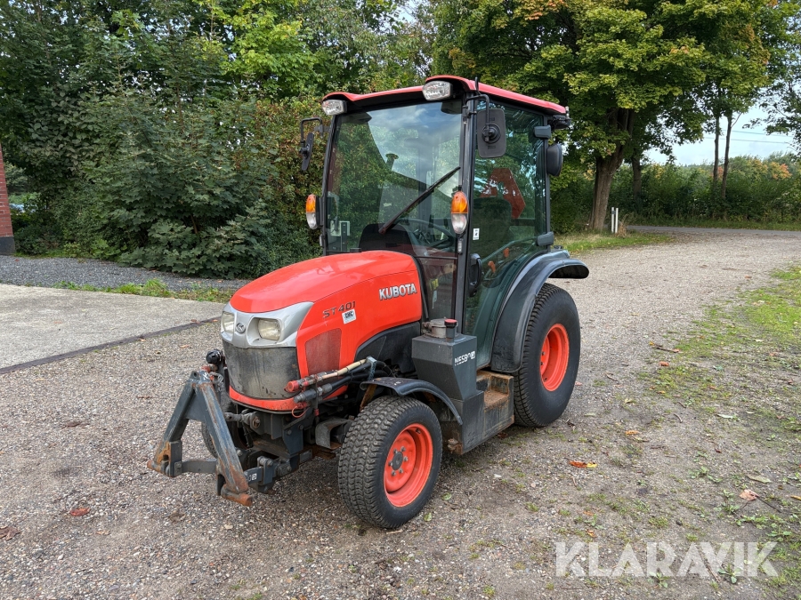 Traktor Kubota ST 401