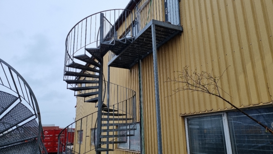 Spiral trappe med repos