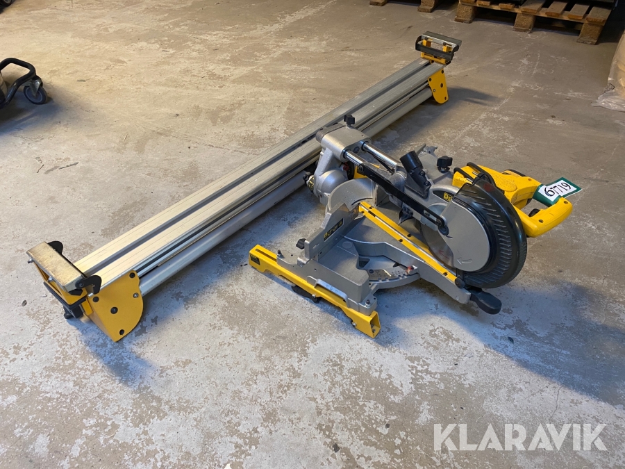 Rundsav med stativ Devalt Dw712n