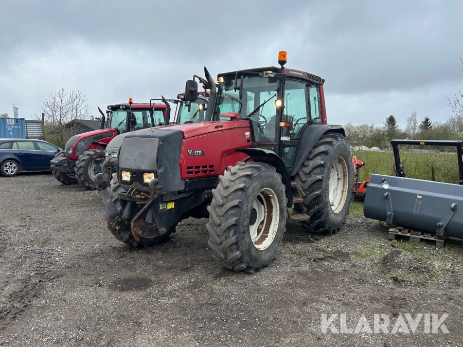 Traktor Valtra 8050