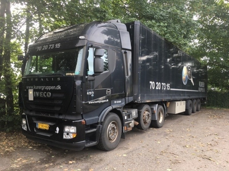 Trækker trailer