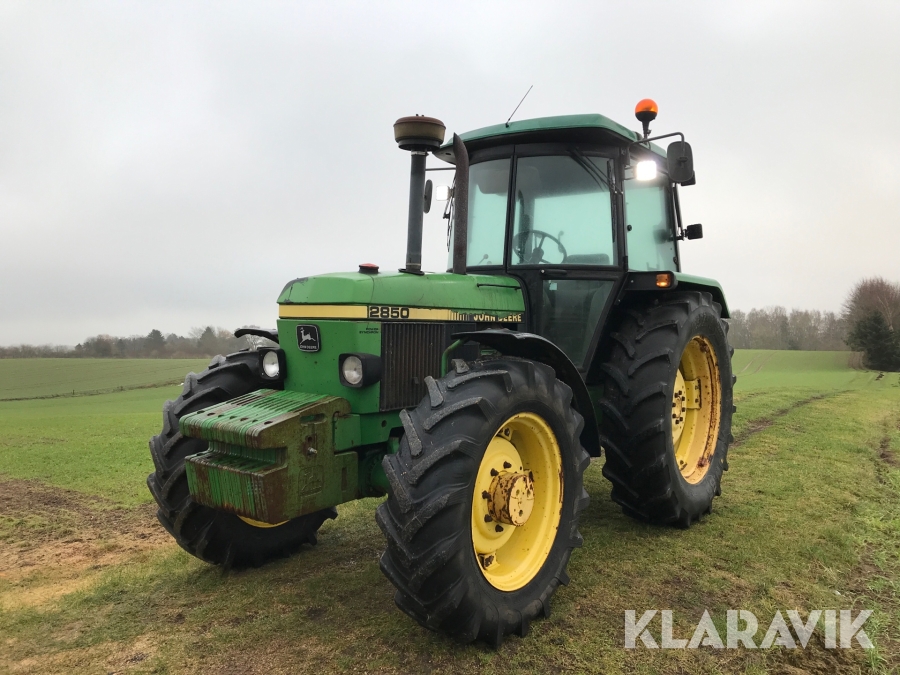Traktor John Deere 2850