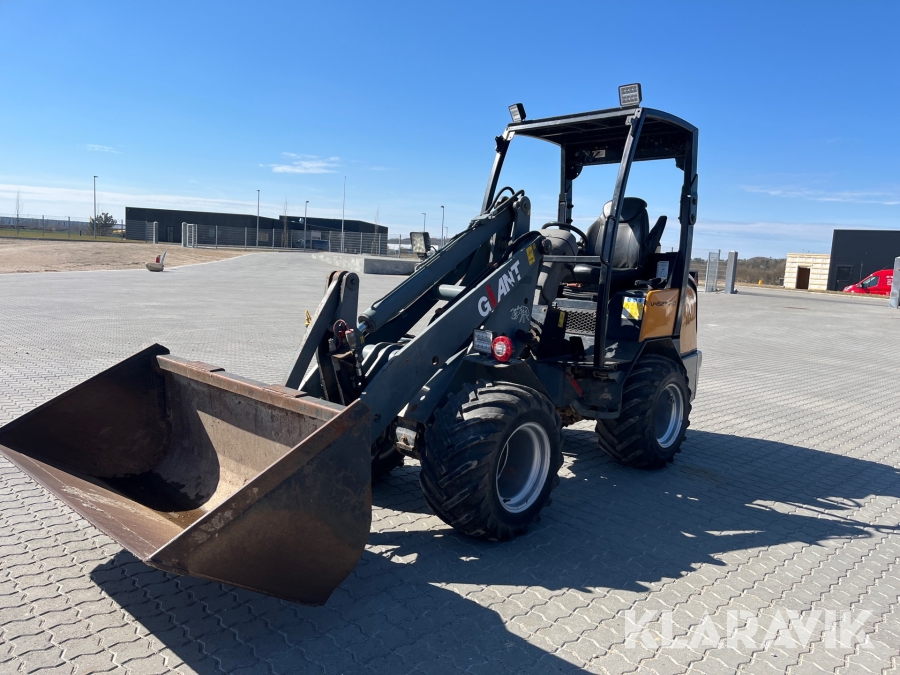 Minilæsser Giant V452T HD