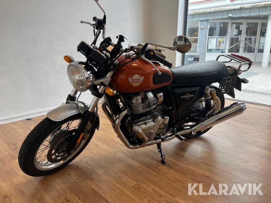 Motorcykel Royal Enfield Interceptor 650