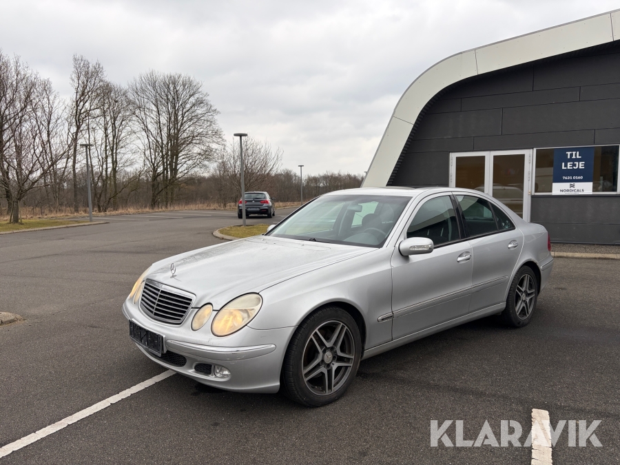 Mercedes-Benz E320