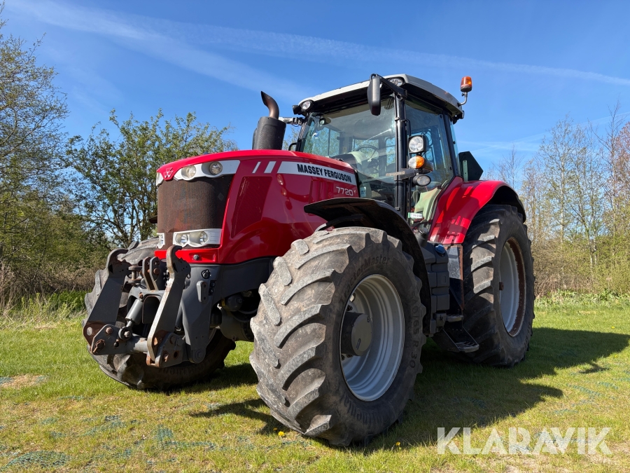 Traktor Massey Ferguson Mf 7720 med frontliften