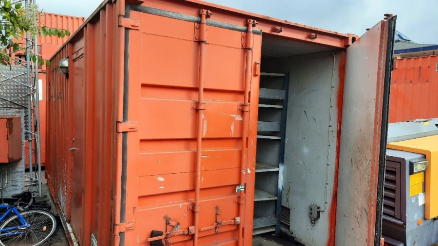 Container