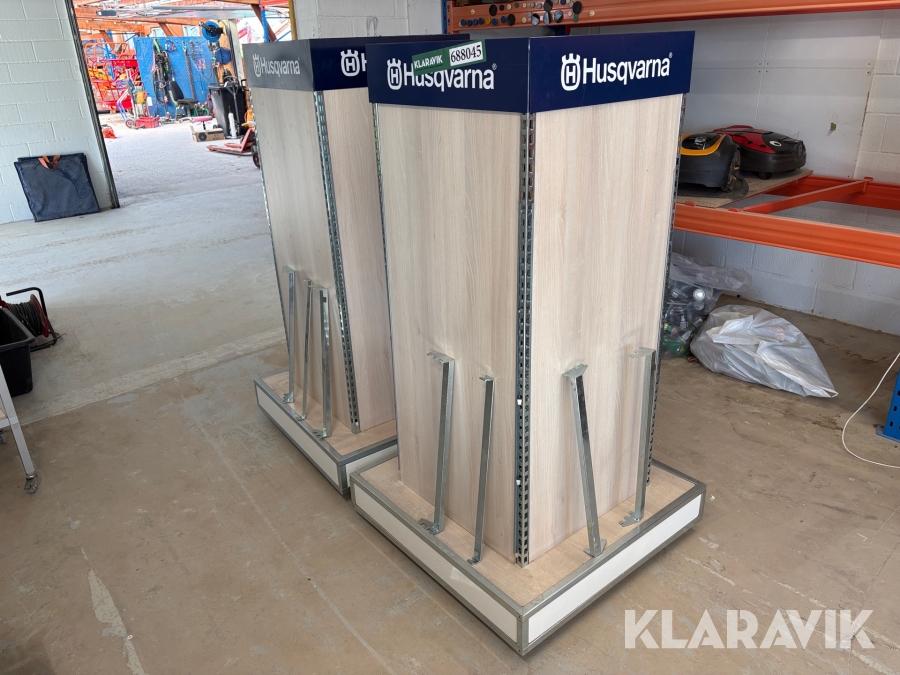 Display med holdere på hjul 2 styk