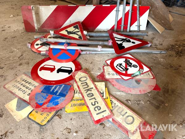 Færdselstavler og afspærringsbrædder, blandet lot