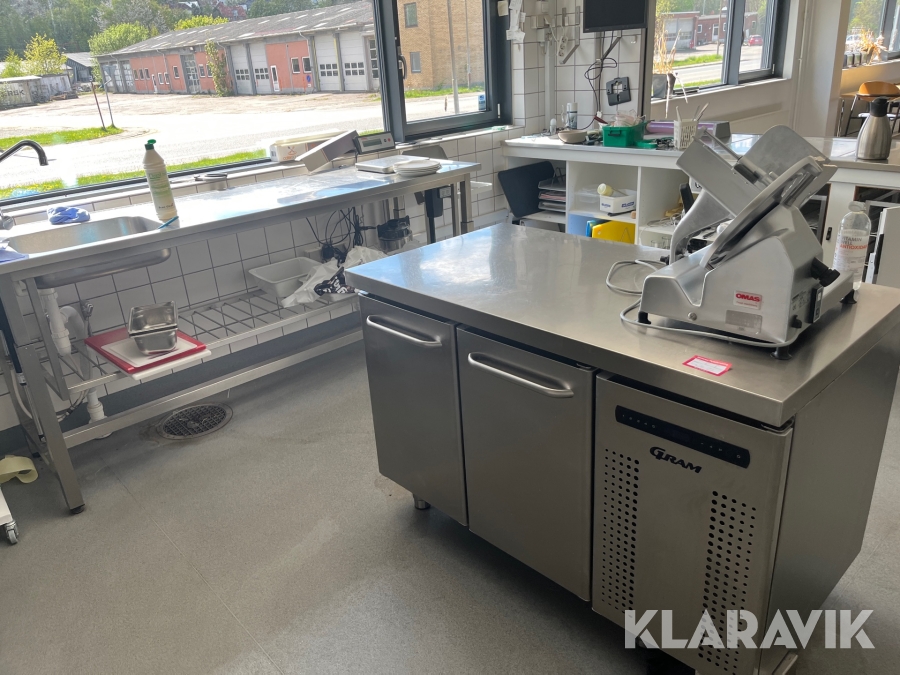 Kølebord, vaskebord og slicer Gram K2408