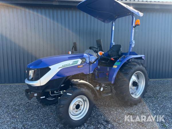 Traktor Arbos 2025