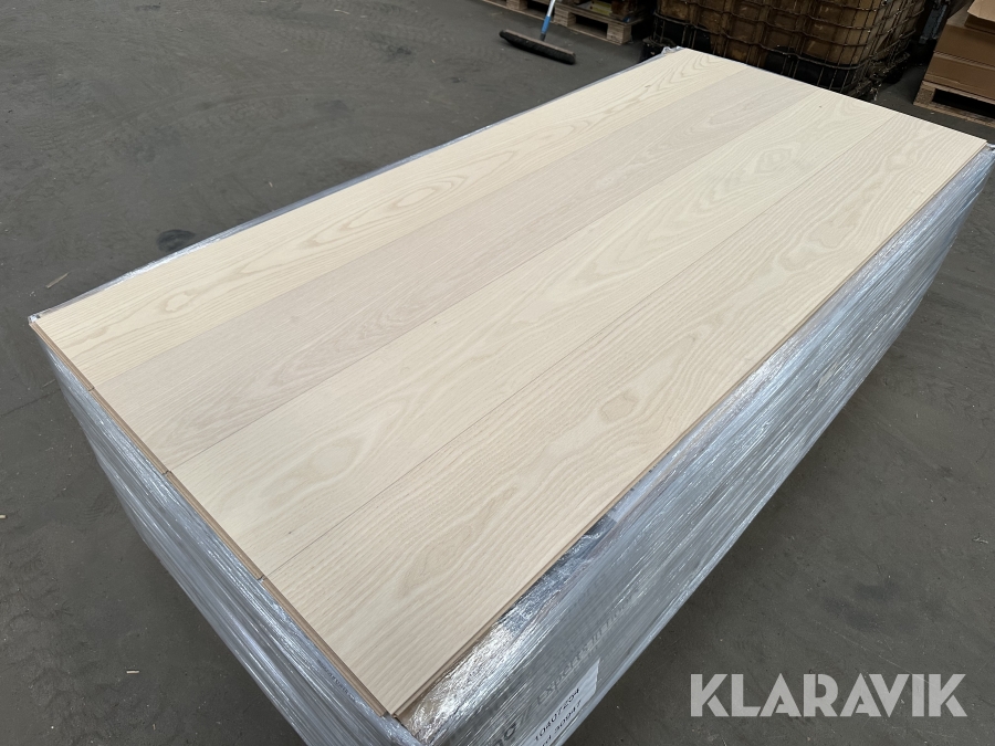 Moland Super Ask Wideplank Design Medway White Ash UV-matlak, hvid Børstet 15mm  - 105.16 m2