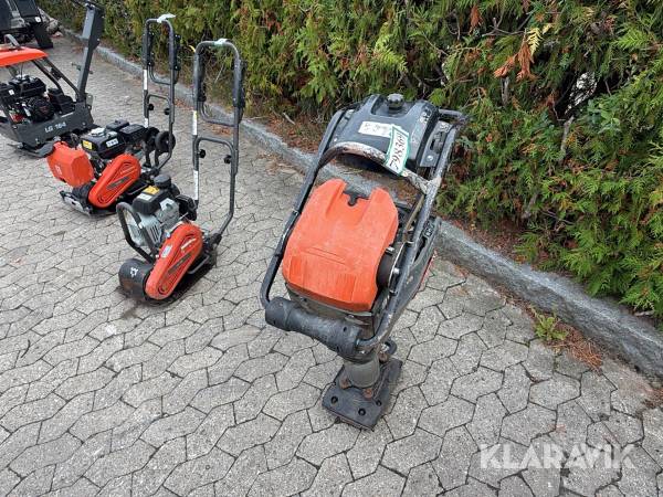 Jordloppe Husqvarna LT 5005 med Honda GX120 benzinmotor.