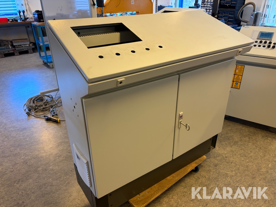 Industripult / styreskab Rittal TP 6742.500 2-delt industripult med ventilation  Rubrik:
