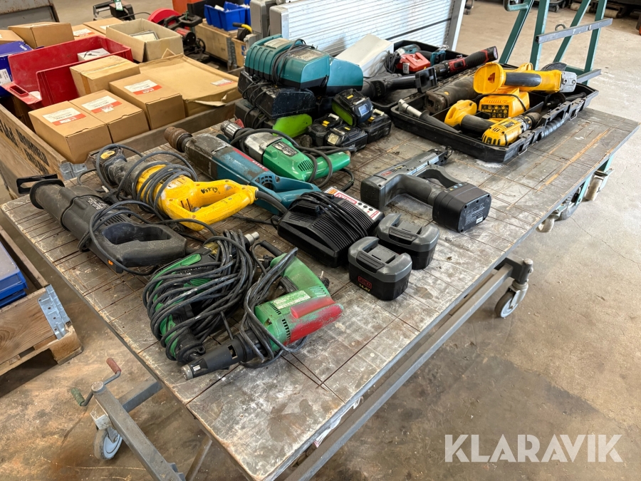 Blandet parti elværktøj DeWalt, Makita, Milwaukee, Bosch og Senco, 30 Styk