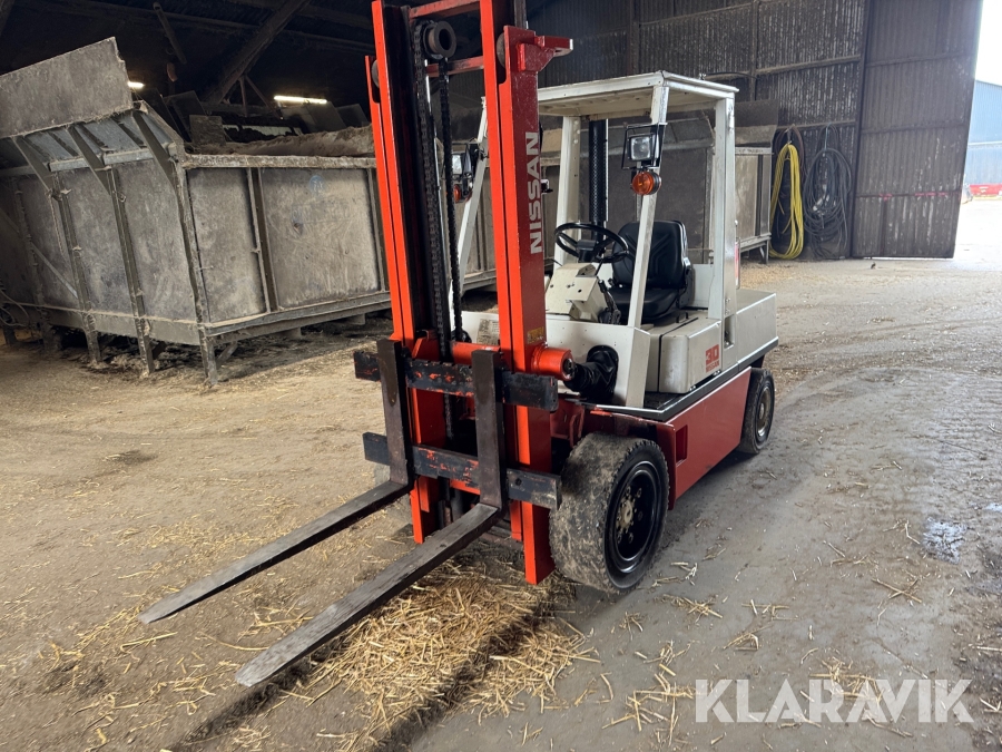 Truck Nissan EGH02A30OU