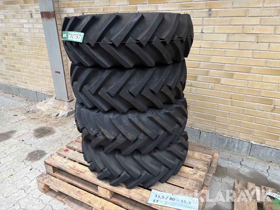 Dæk BKT Implement-as504