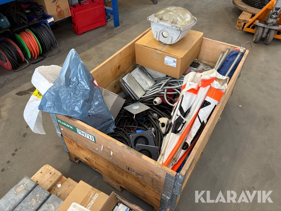 Lot med industri og el tilbehør 1 palle