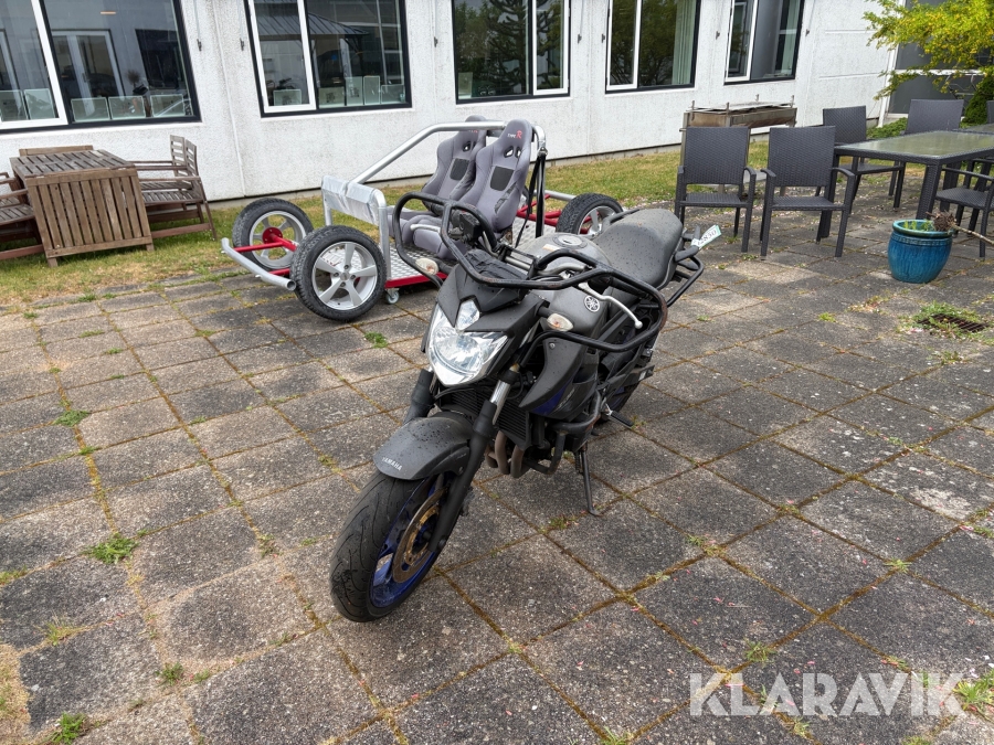 Motorcykel Yamaha XJ6 600 cm³