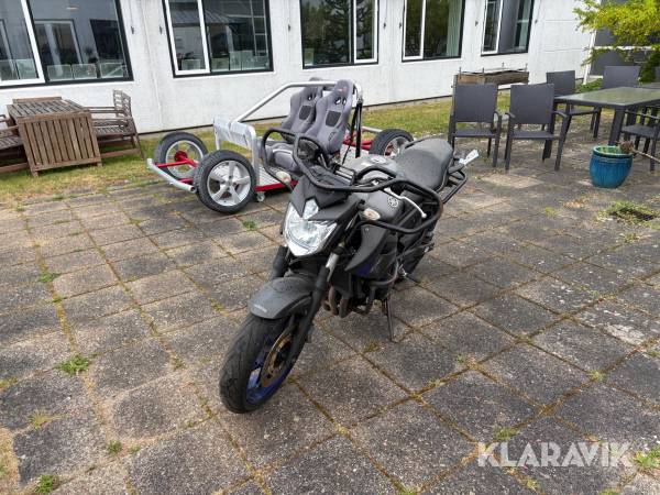 Motorcykel Yamaha XJ6 600 cm³