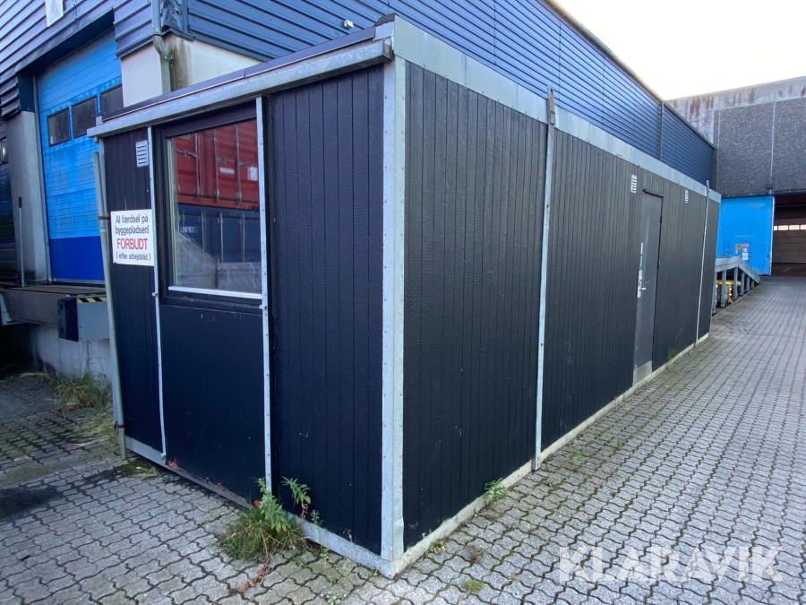 Skurvogn med bad, toilet og garderobe